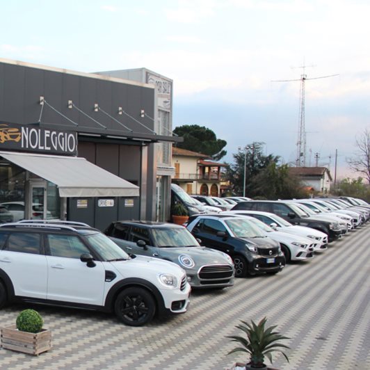 1- Garage Via Nova è in grado di soddisfare qualsiasi tipo di problema inerente motore, impianto elettrico e pneumatici della tua automobile
